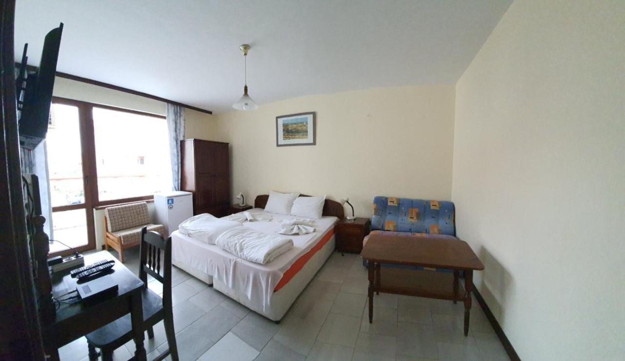 Lazur Hotel Ravda Buitenkant foto